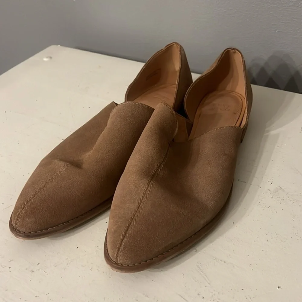 ANY 5 ITEMS $100 Frye & Co flats 9.5 - Picture 2 of 3